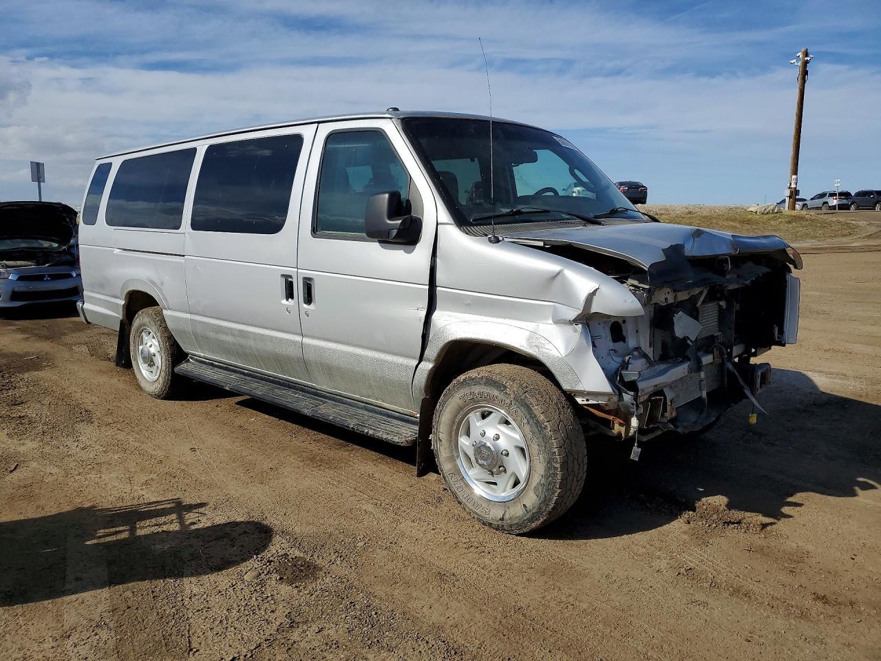 2014 Ford Econoline E350 Super Duty Wagon