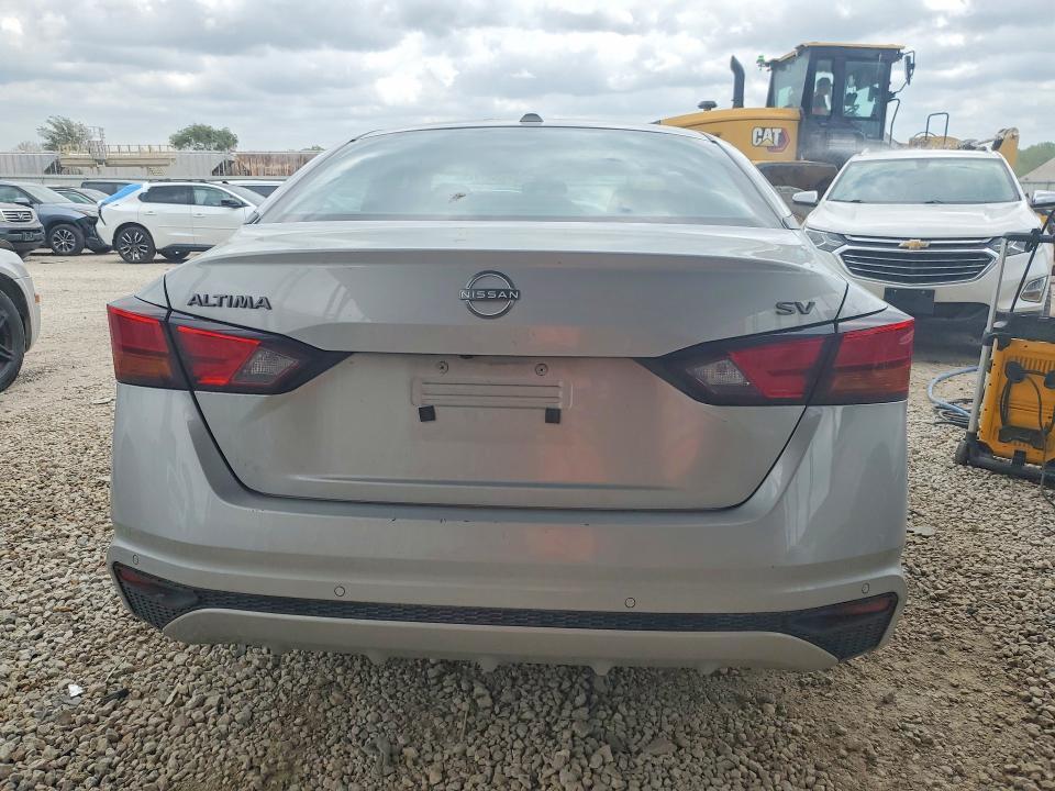 2024 Nissan Altima sv