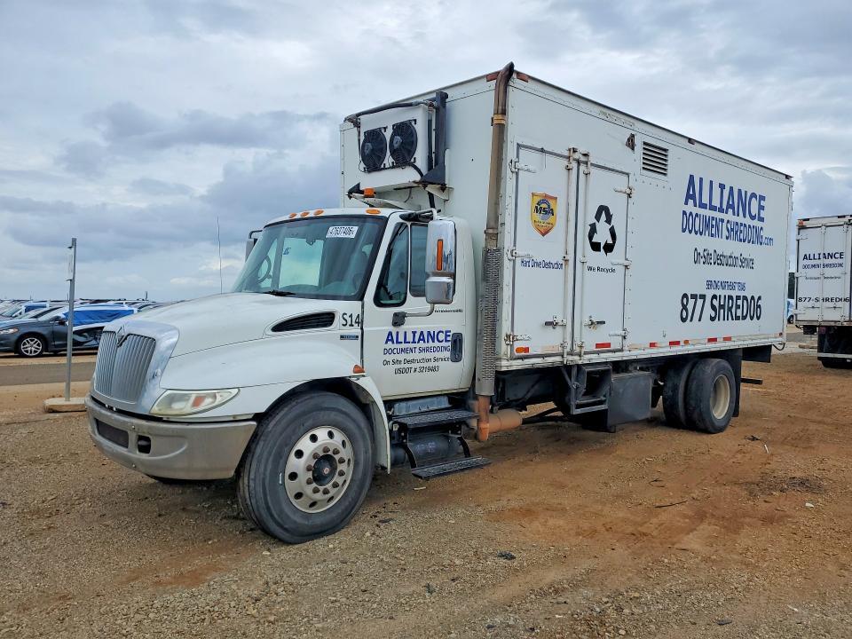 2004 International 4400 Refrigerated box Truck
