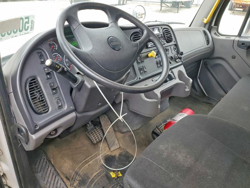 2020 Freightliner Business Class M2 Flatbed Truck