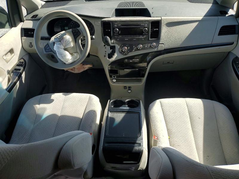 2012 Toyota Sienna le 8-passenger