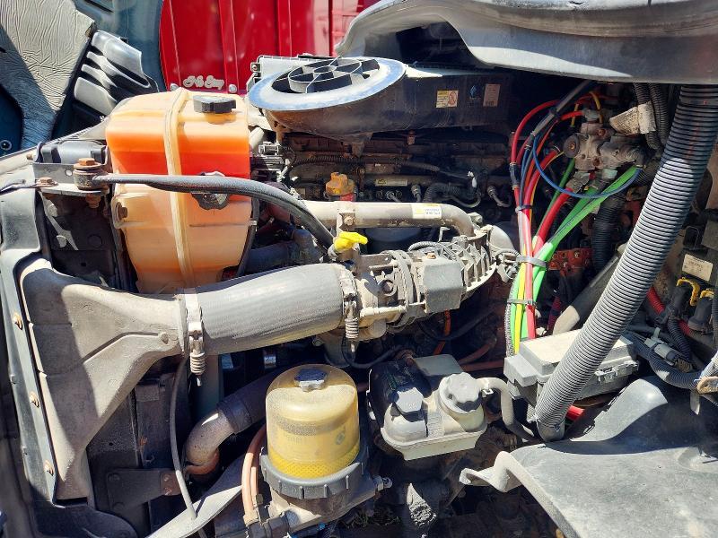 2016 Freightliner Cascadia 1-semi Truck