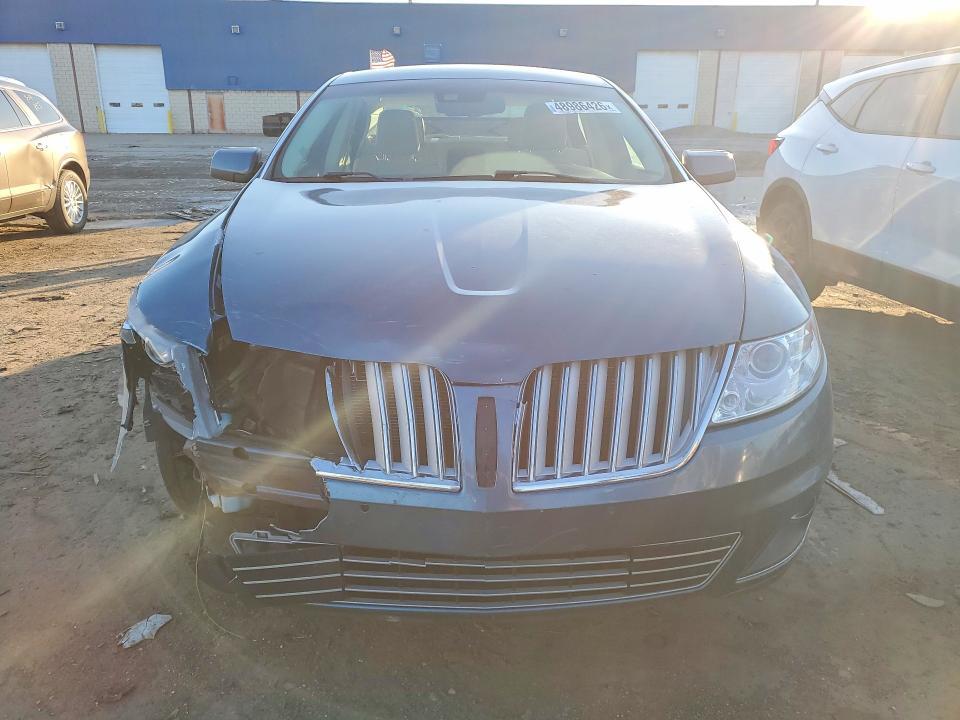 2010 Lincoln MKS