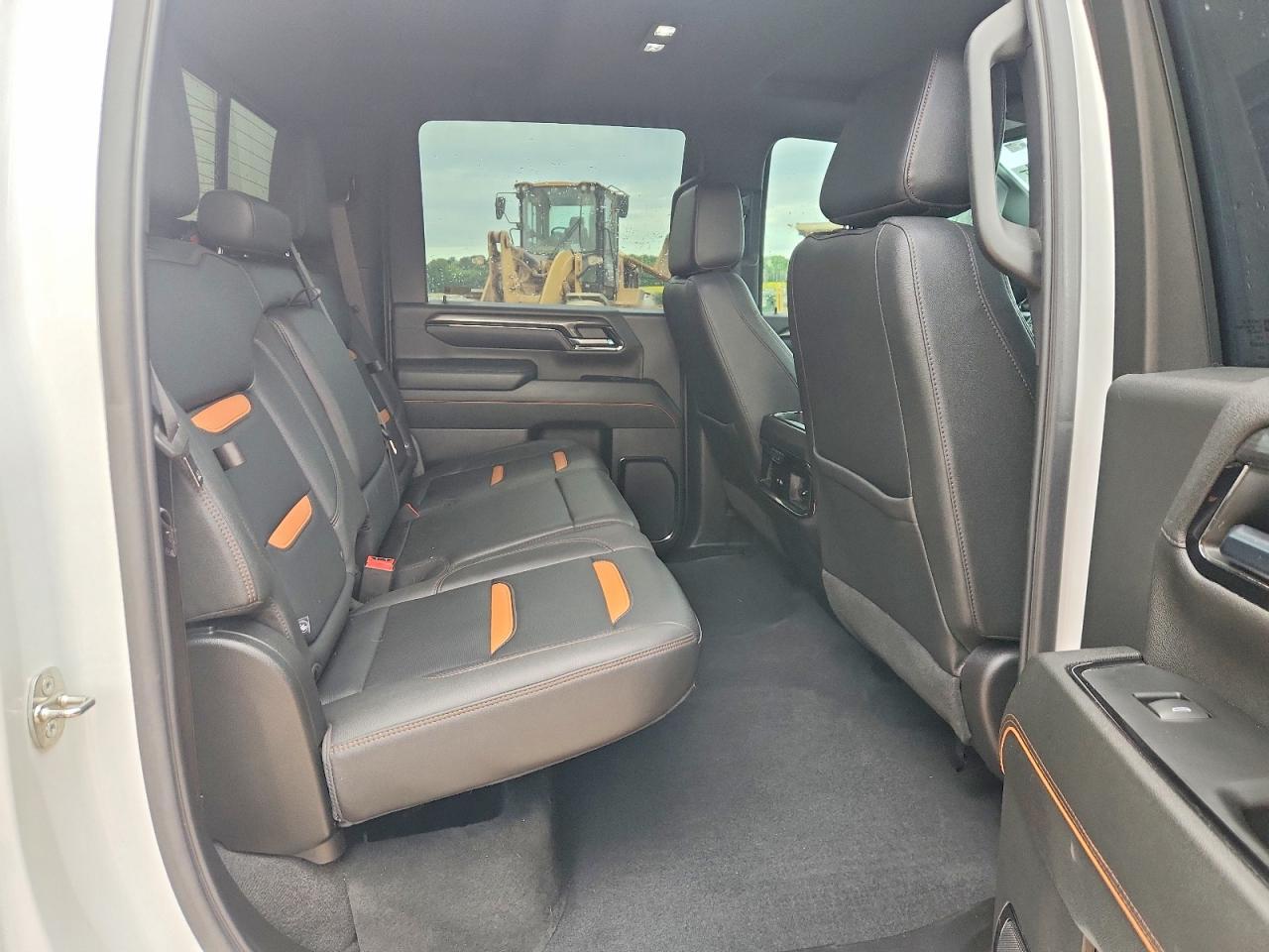 2024 GMC Sierra K2500 AT4