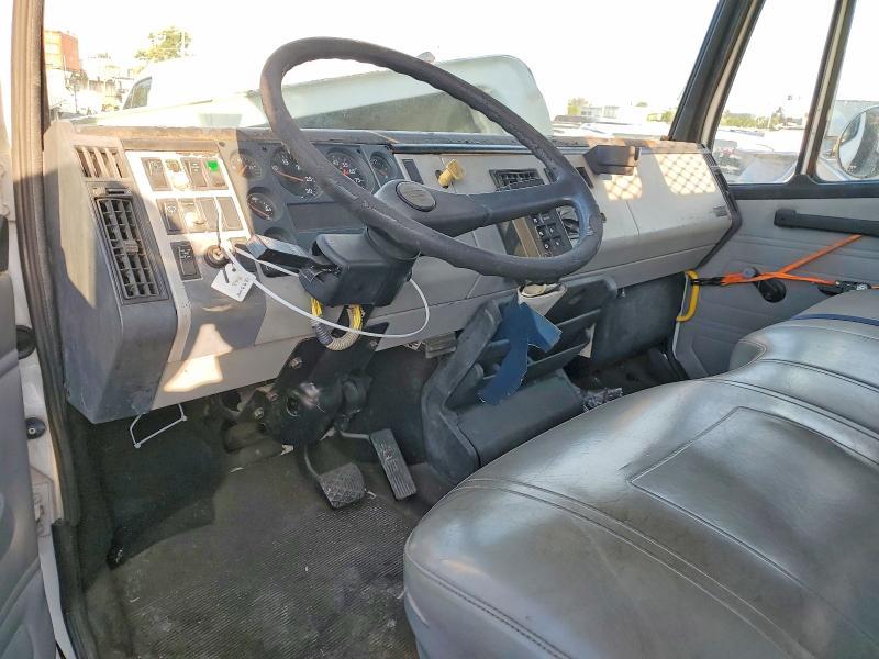 1997 Freightliner Medium Conventional FL106