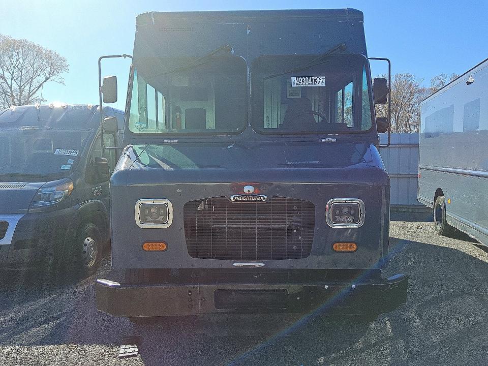 2020 Freightliner MT45G Delivery Truck