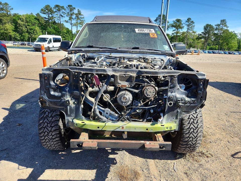 2003 Nissan Frontier XE-V6