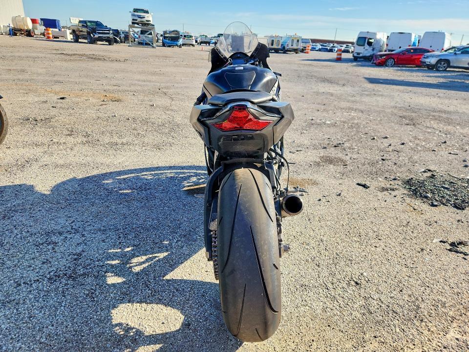 2024 Kawasaki Zx1002 l