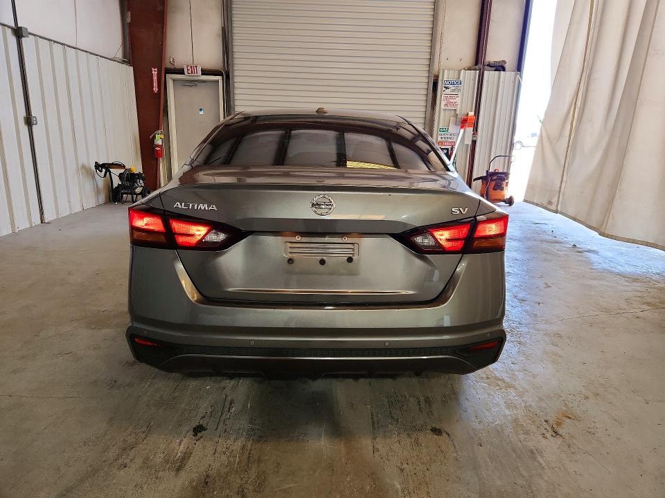 2022 Nissan Altima 2.5 sv