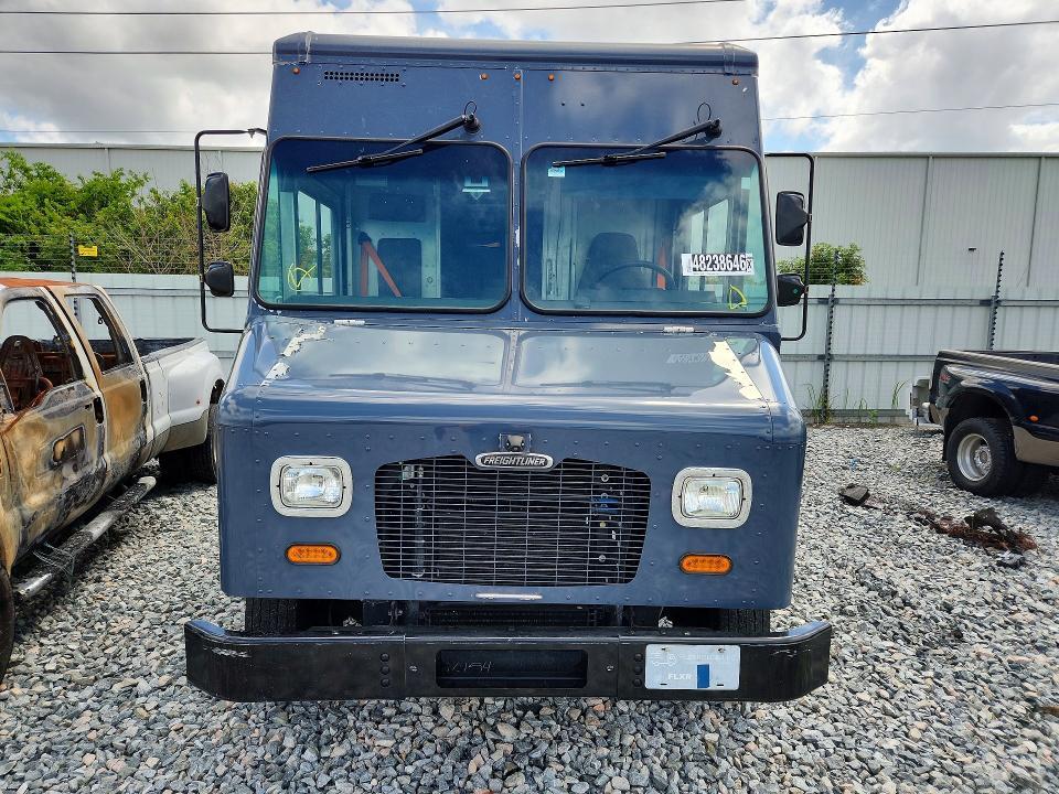 2020 Freightliner MT45G Chassis Delivery Truck