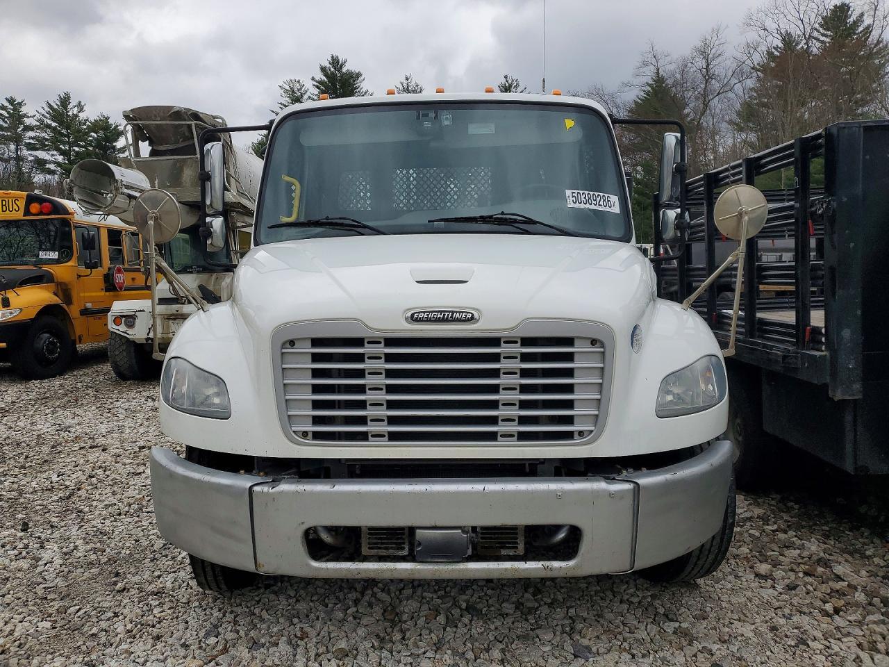 2020 Freightliner Business Class M2 Flatbed Truck