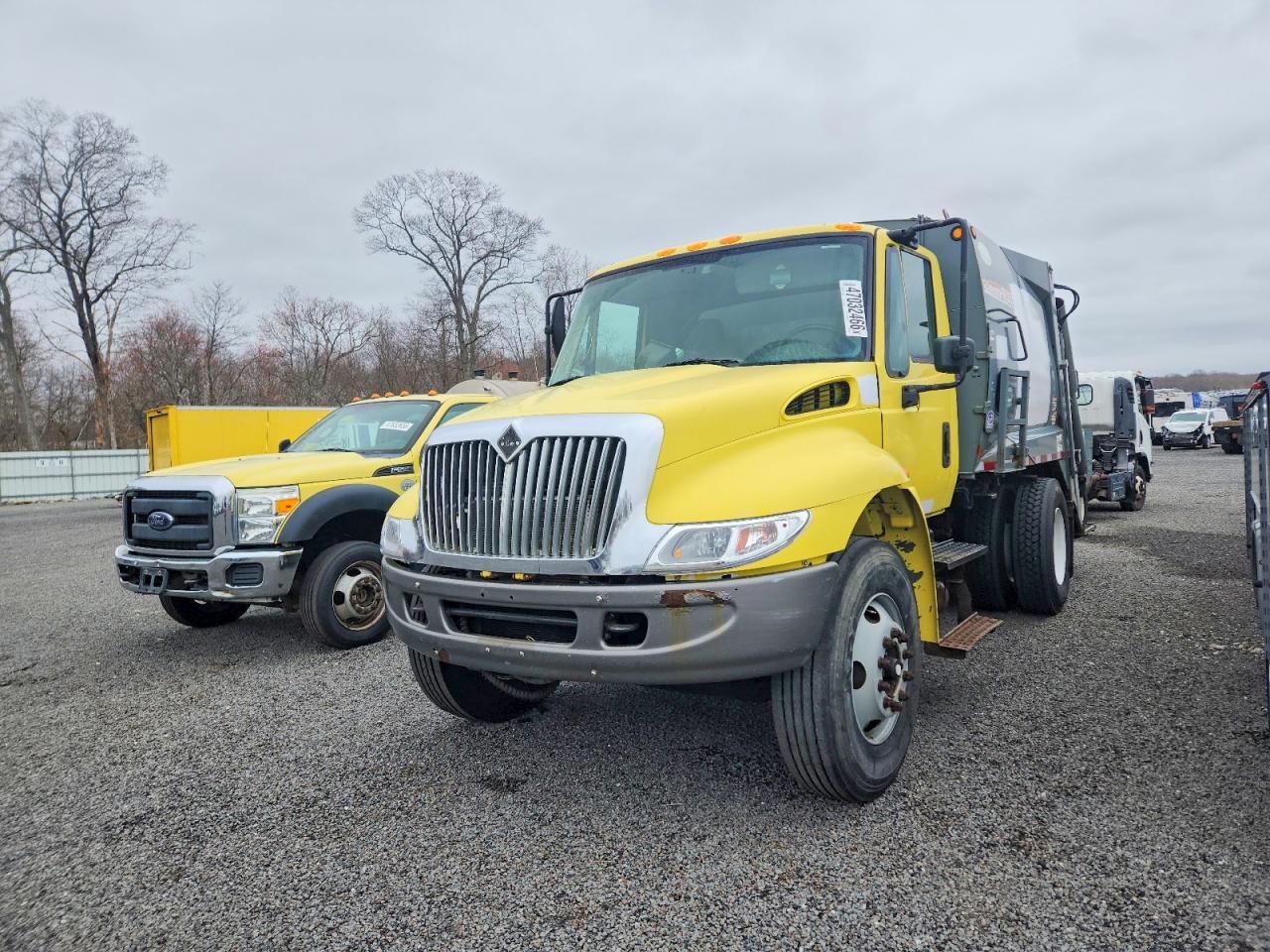 2005 International 4400 Refuse Truck