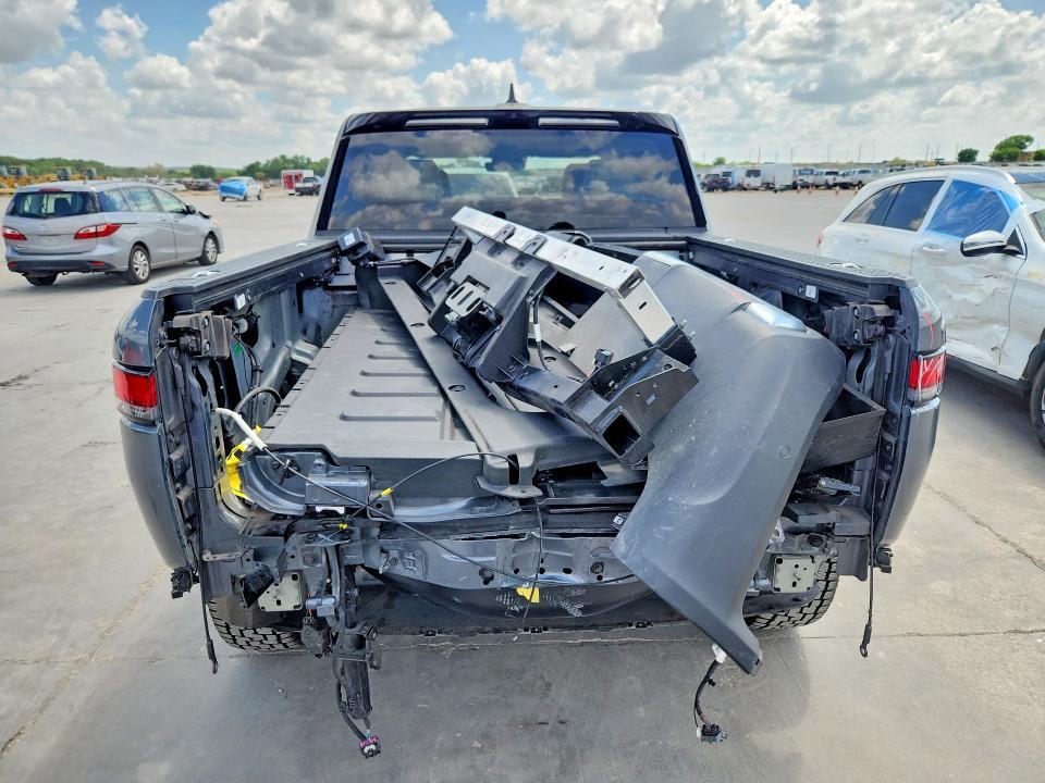 2022 Rivian R1T Adventure