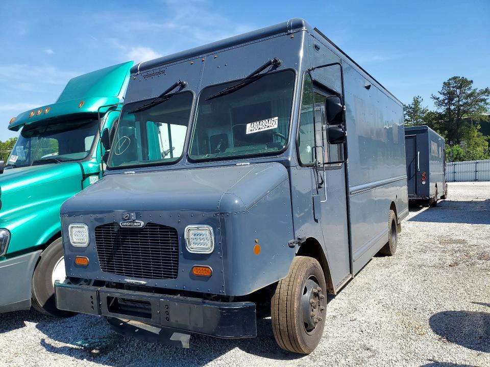 2020 Freightliner MT45G Chassis Delivery Truck