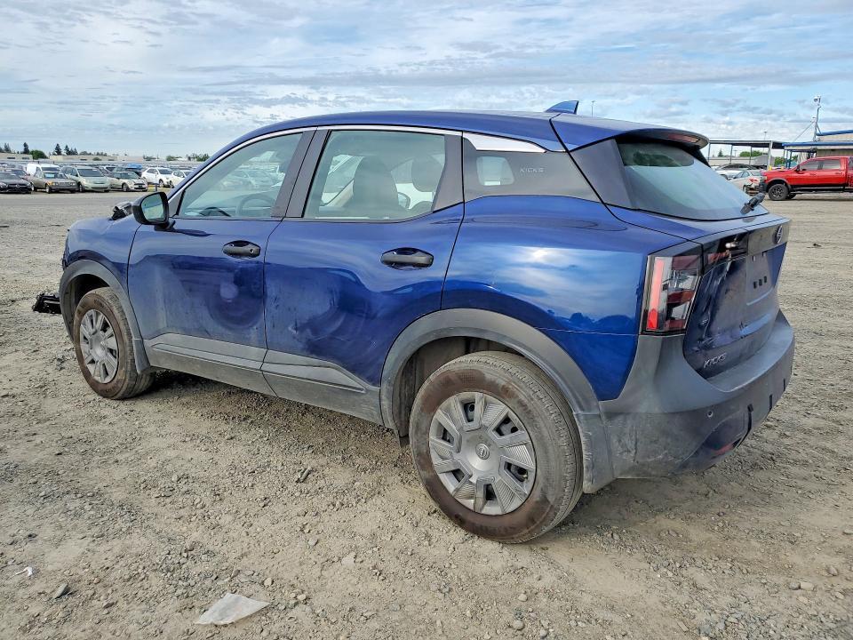 2025 Nissan Kicks s