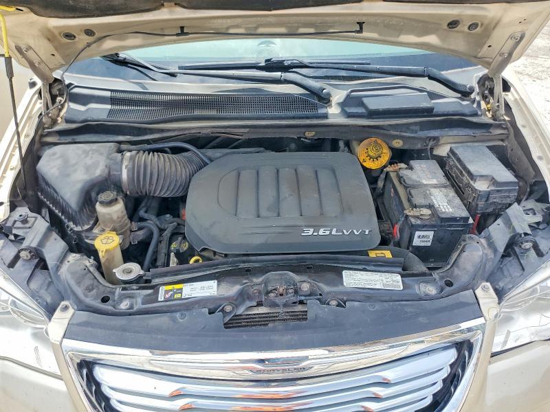 2013 Chrysler Town & Country Touring