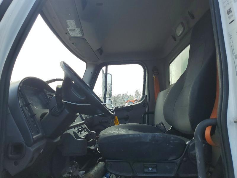 2020 Freigliner 2020 Freightliner Business Class M2 BOX Truck