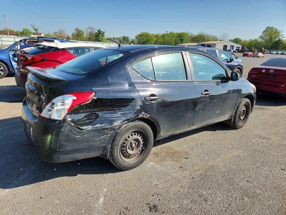 2013 Nissan Versa 1.6 s