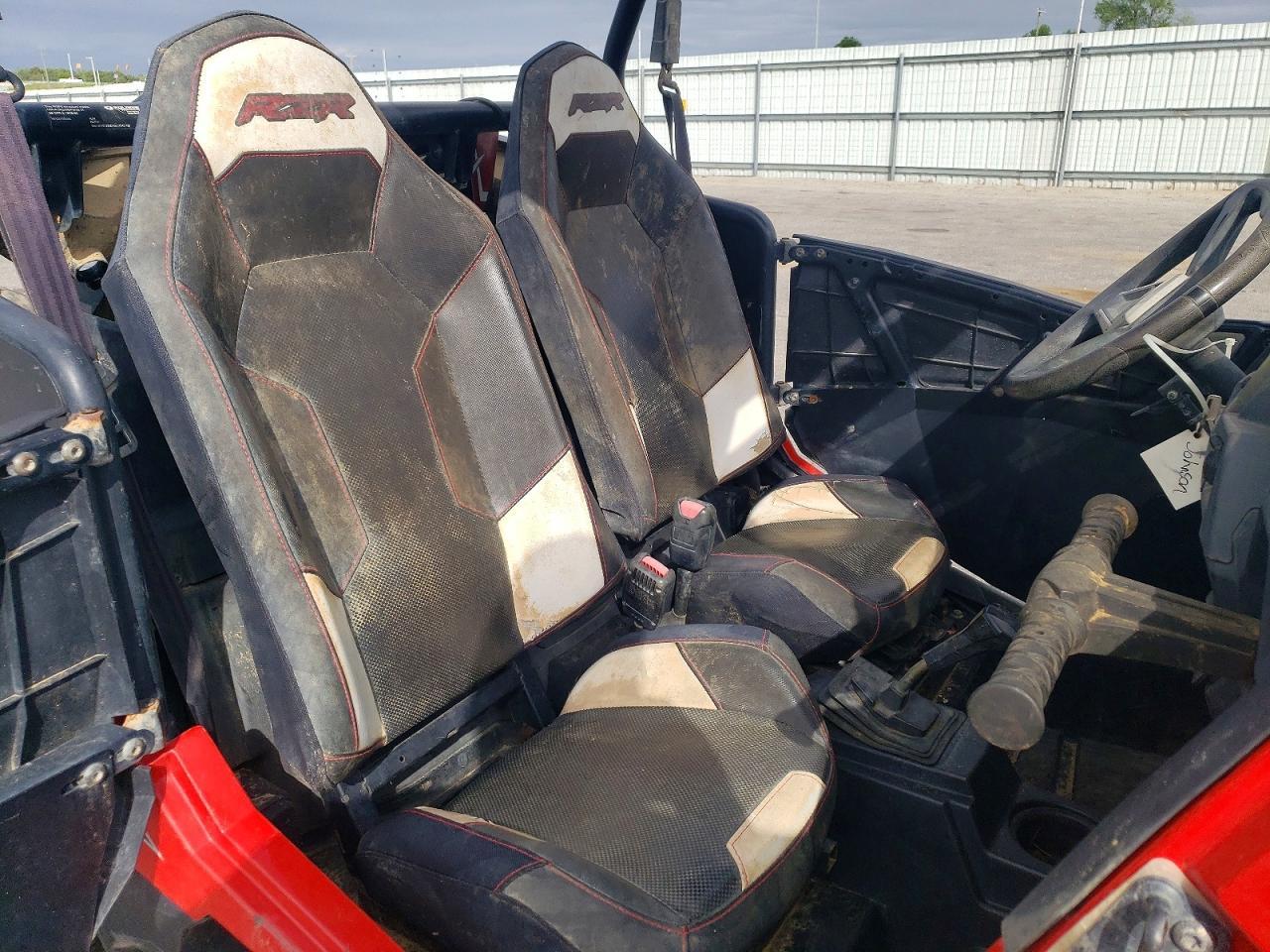 2015 Polaris RZR 900 Utility Vehicle