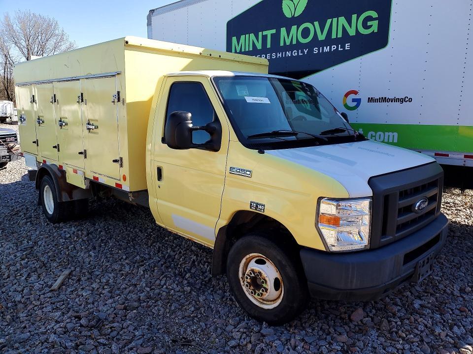2018 Ford Econoline E450 Super Duty Cutaway Van