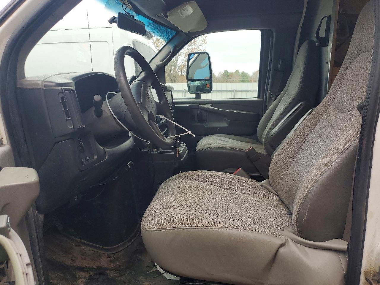 2004 GMC Savana Cutaway G3500