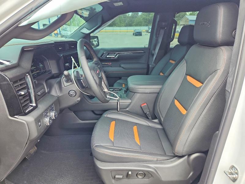 2025 GMC Sierra K1500 AT4