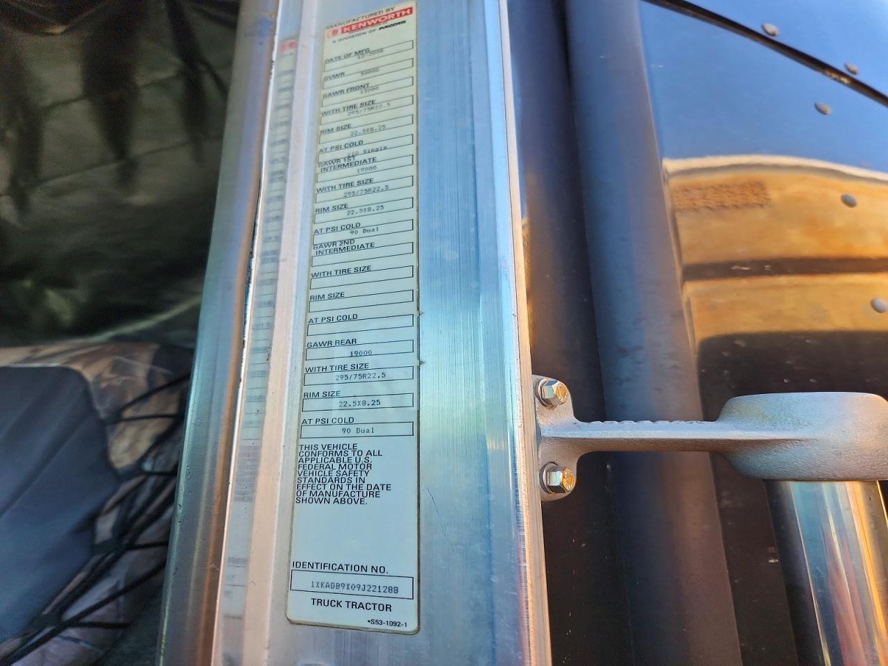 2009 Kenworth T660 Semi Truck