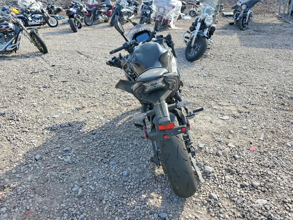 2025 Kawasaki Ex650 r