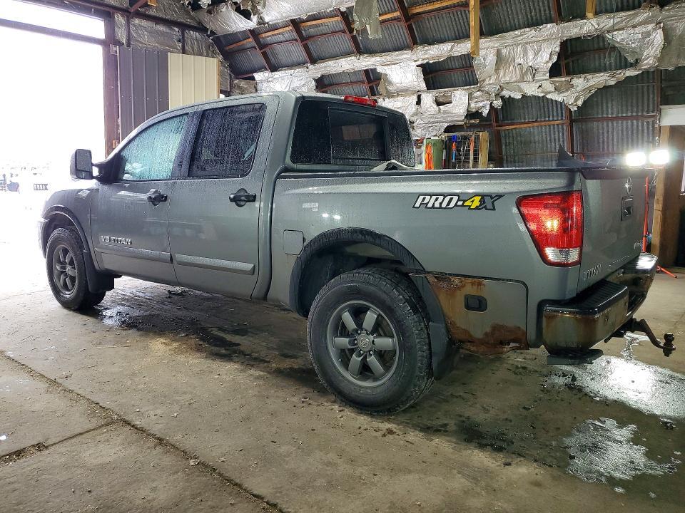 2013 Nissan Titan SV