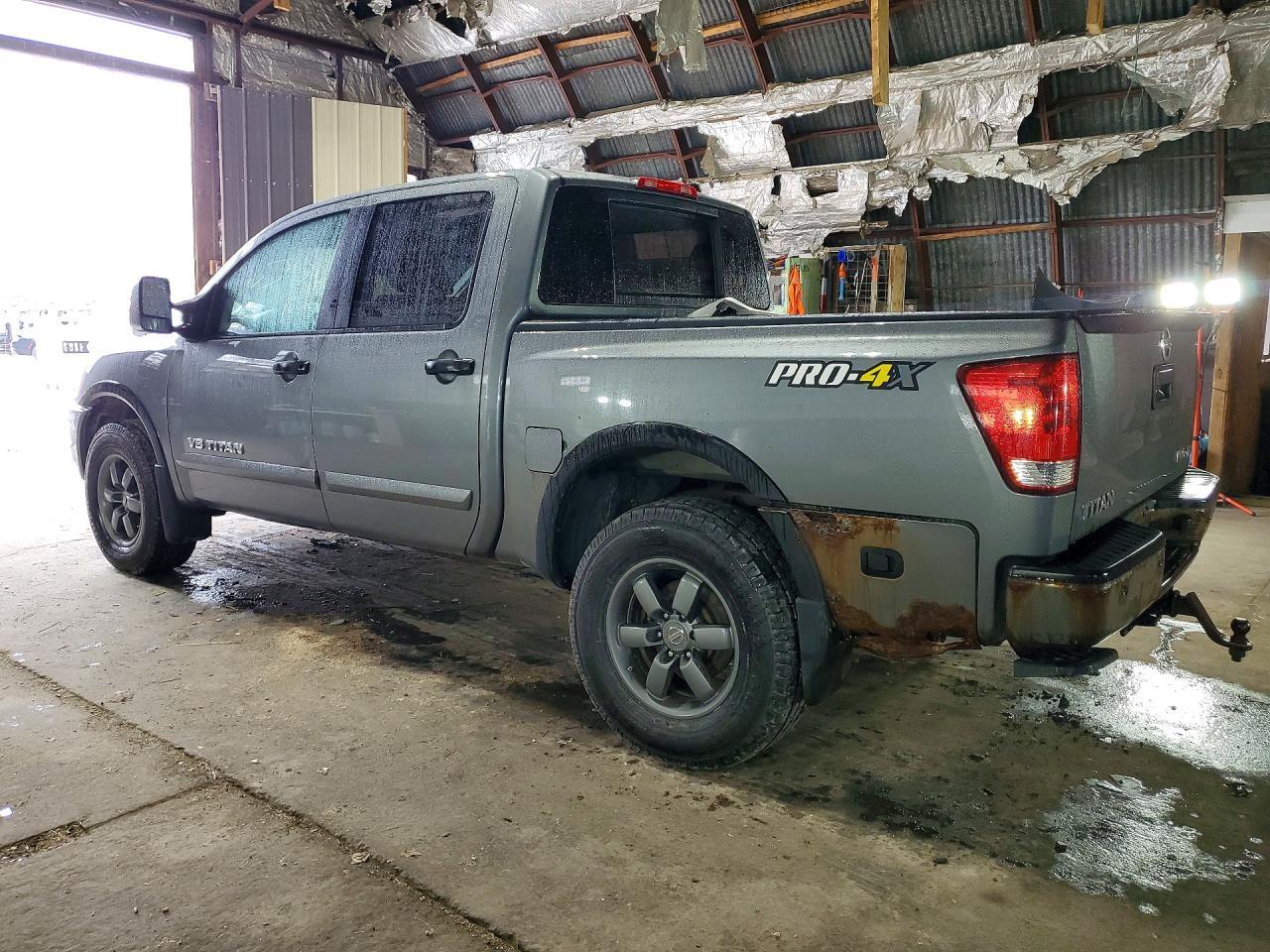 2013 Nissan Titan SV