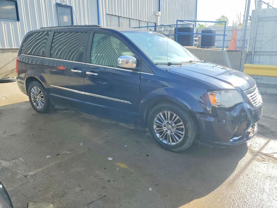 2013 Chrysler Town & Country Touring l