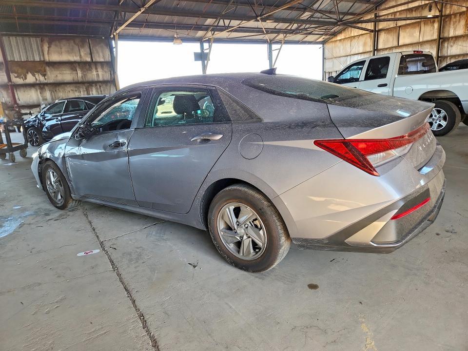2025 Hyundai Elantra se
