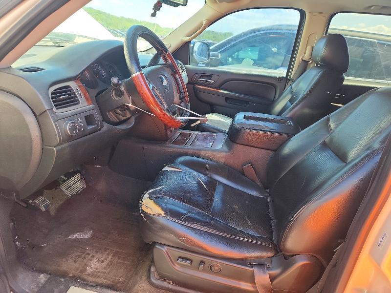 2010 Chevrolet Suburban C1500 ltz