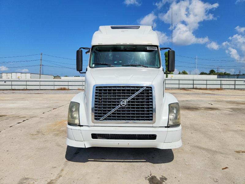 2012 Volvo VNL Semi Truck