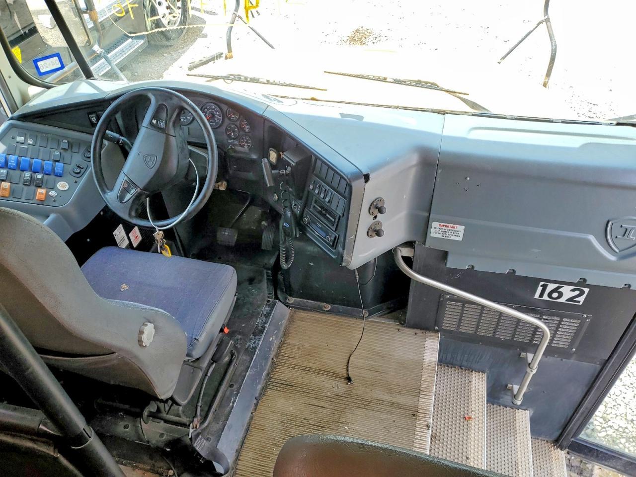 2011 Ic Corporation 3000 CE