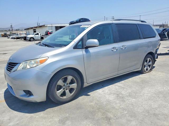 2012 Toyota Sienna le