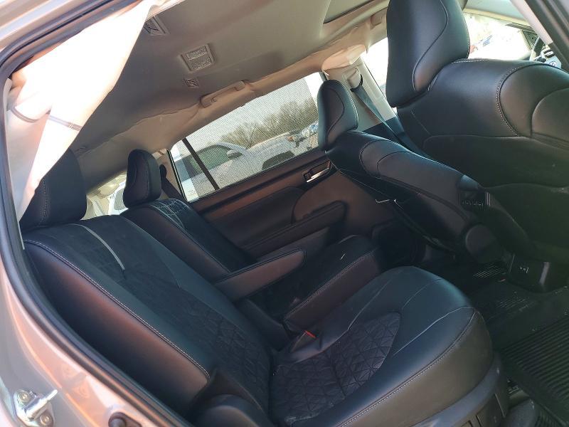 2025 Toyota Highlander Hybrid xle Nightshade