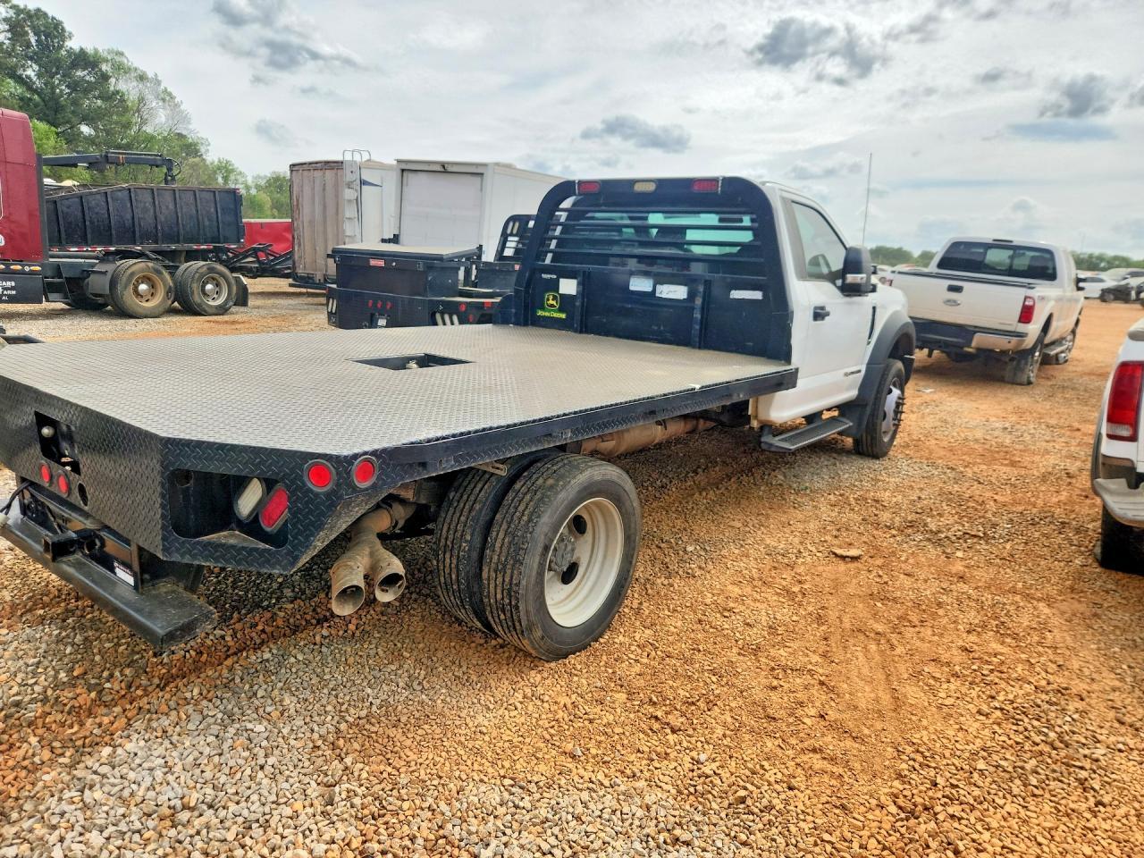 2017 Ford F550 Super Duty Flatbed Truck