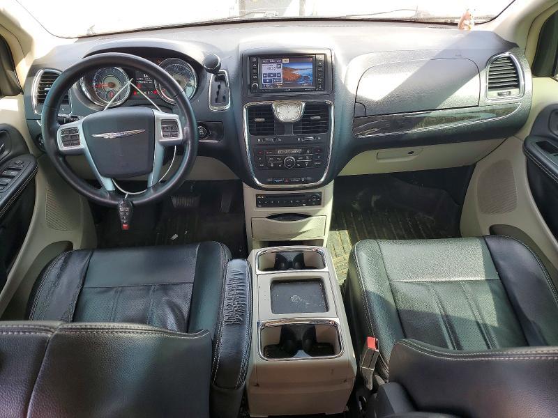 2012 Chrysler Town & Country Touring l