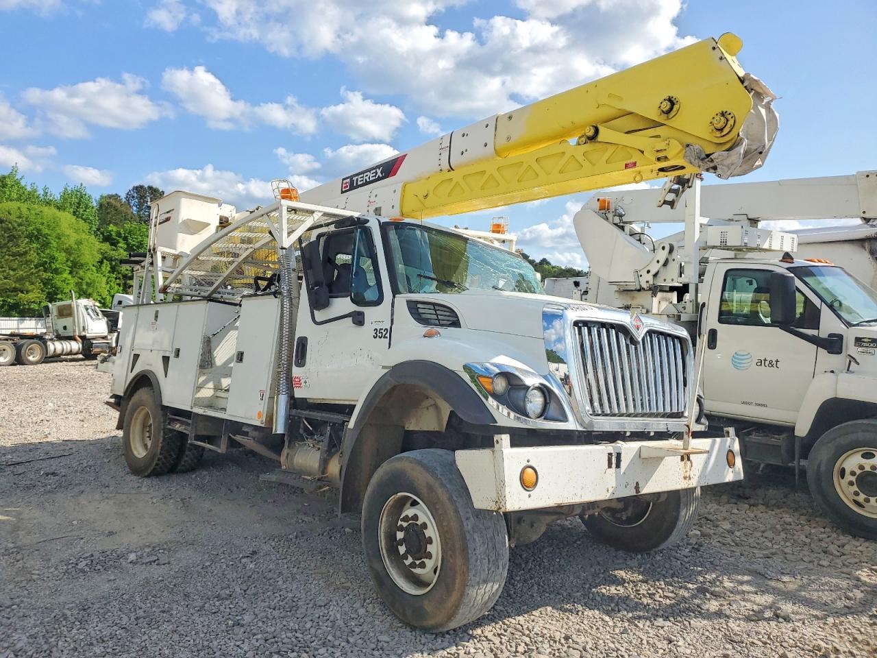 2017 International 7300 Bucket Truck