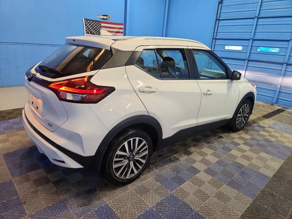 2023 Nissan Kicks sv