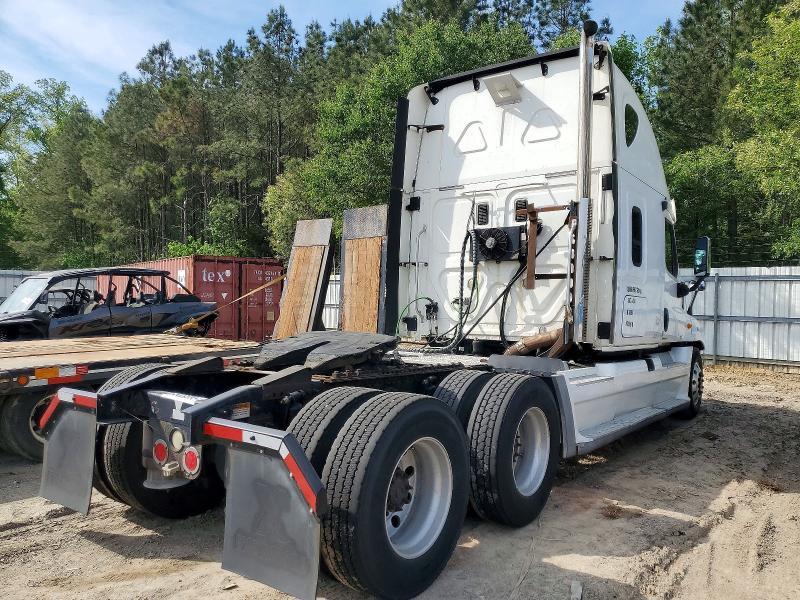 2011 Freightliner Cascadia 125 Semi Truck