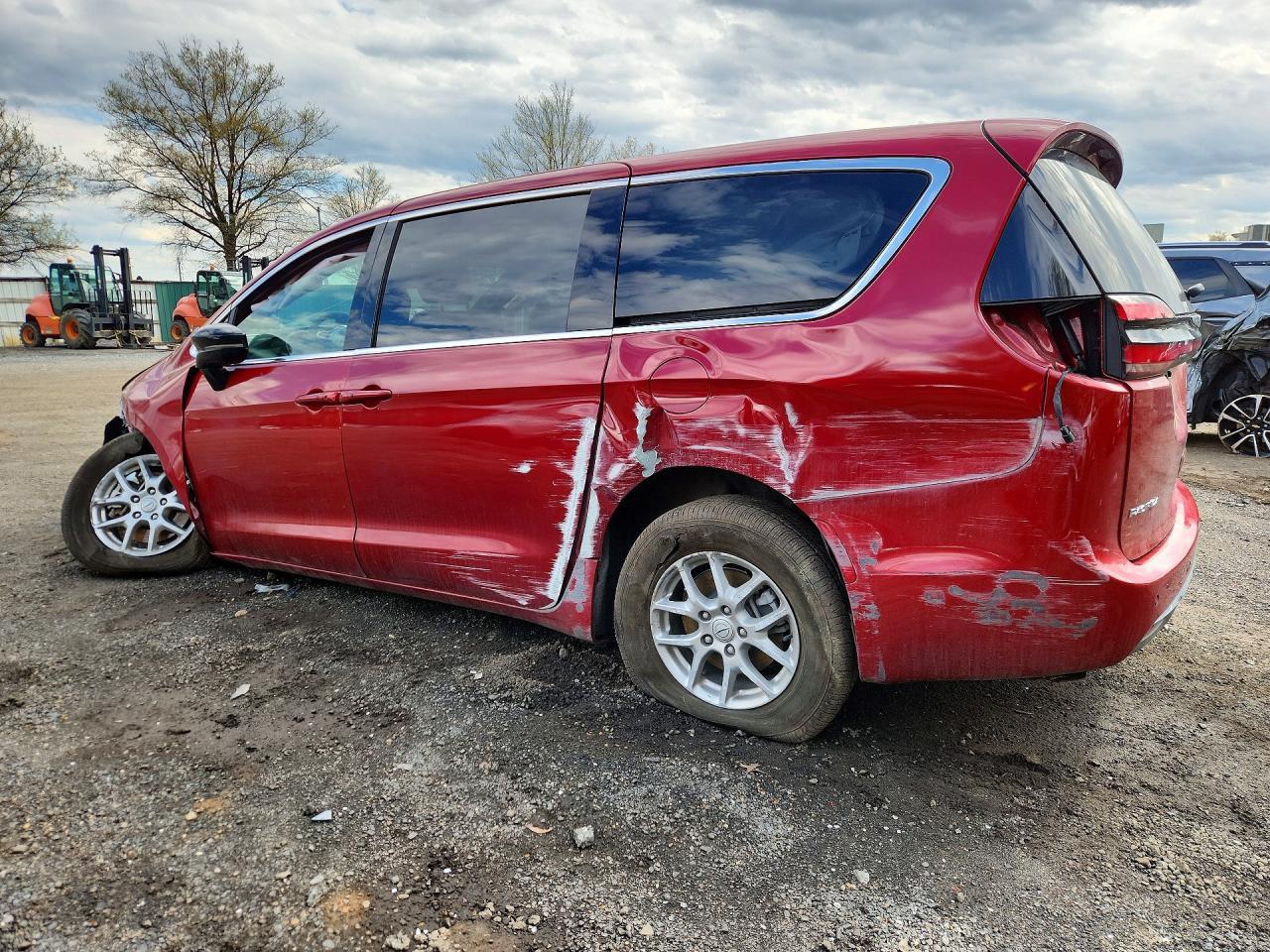 2025 Chrysler Pacifica Select