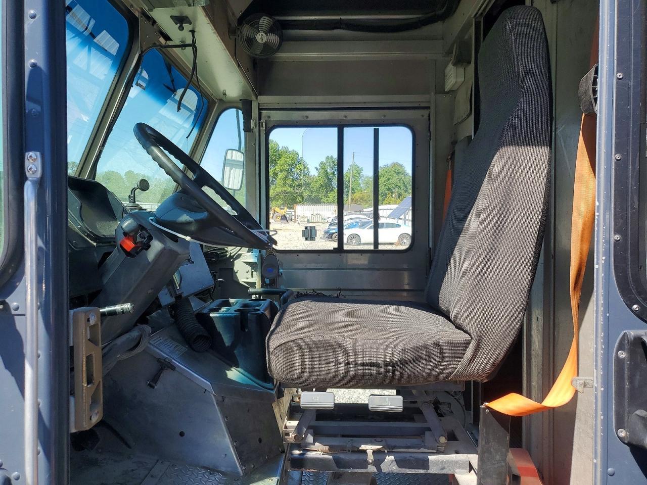 2020 Freightliner Chassis M Line WALK-IN Van