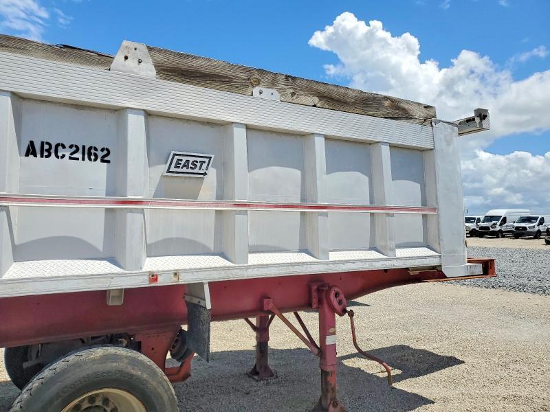 2004 East Manufacturing Heavy Duty Trucks