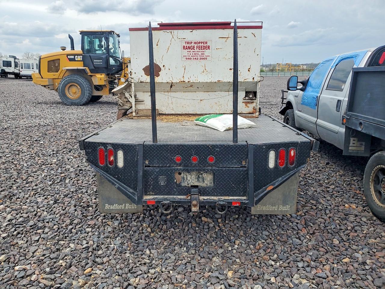 1999 Ford F350 Super Duty Flatbed Truck