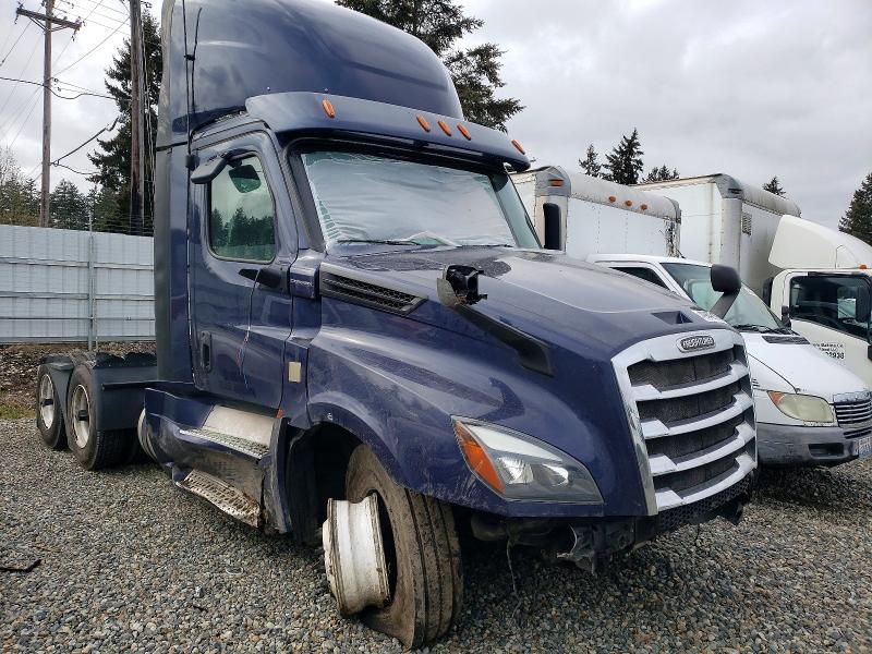 2019 Freightliner Cascadia 126 Semi Truck