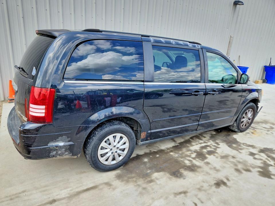2010 Chrysler Town & Country lx