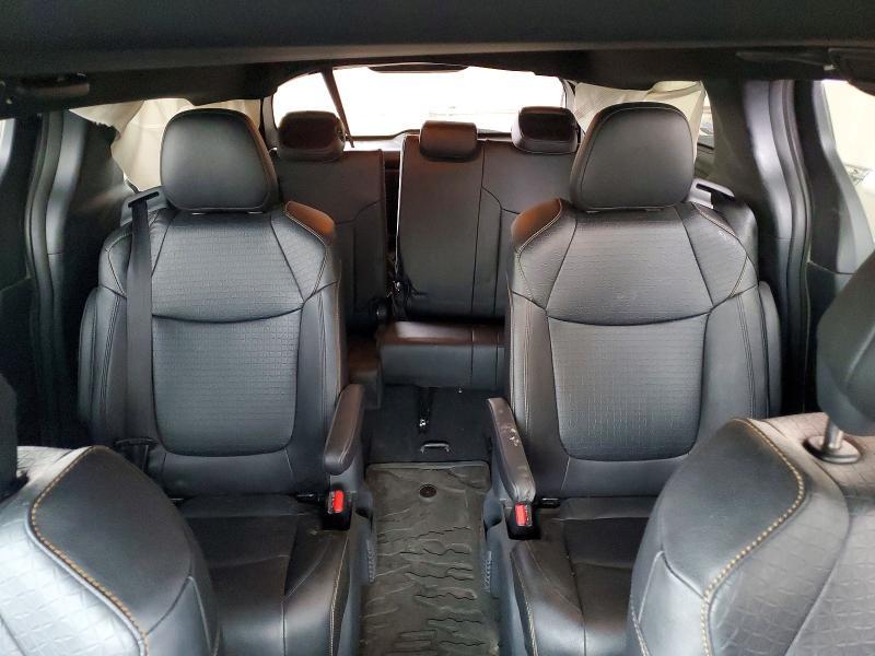 2025 Toyota Sienna Woodland Edition