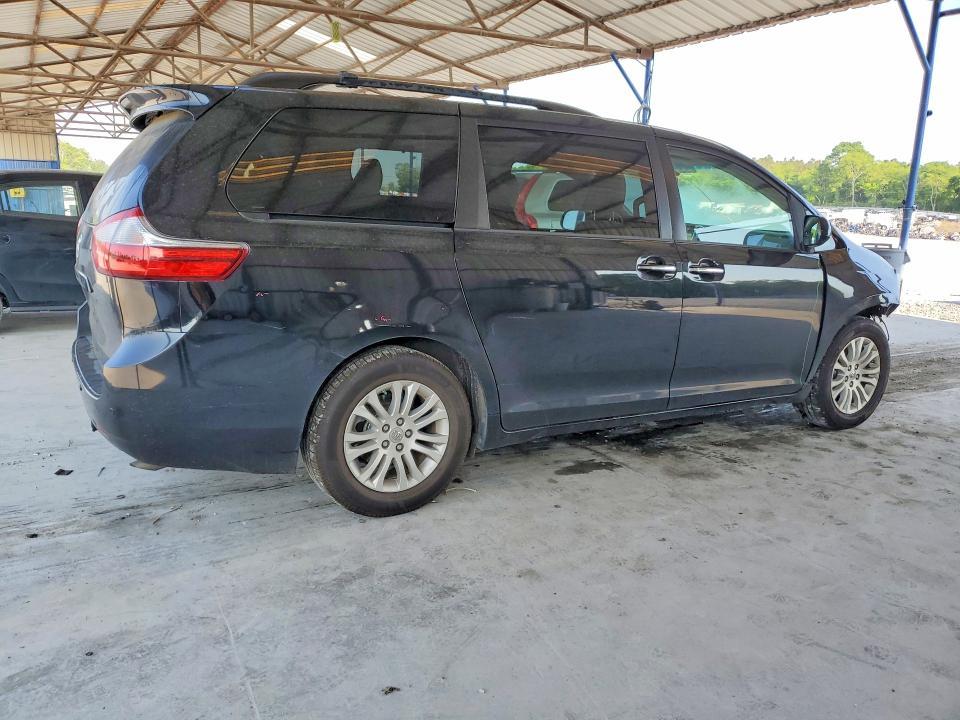2015 Toyota Sienna xle Premium 8-passenger